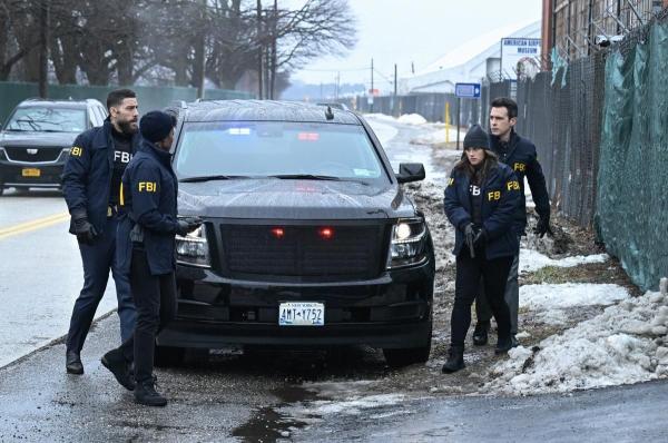 Bild 1 von 8: (v.l.n.r.) Special Agent Omar Adom 'OA' Zidan (Zeeko Zaki ); Special Agent Tiffany Wallace (Katherine Renee Turner); Special Agent Maggie Bell (Missy Peregrym); Special Agent Stuart Scola (John Boyd)