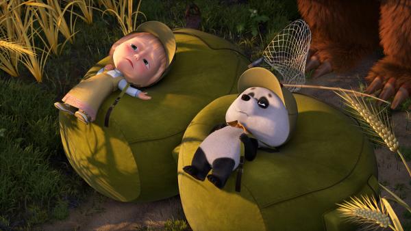 Bild 1 von 7: Mascha und Panda sind erschöpft. Auch Mascha sieht ein, dass Lügen umheimlich anstrengend ist.
