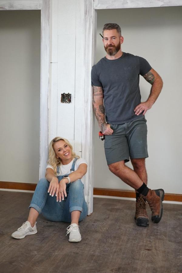 Bild 1 von 11: Kortney Wilson (l.); Kenny Brain (r.)