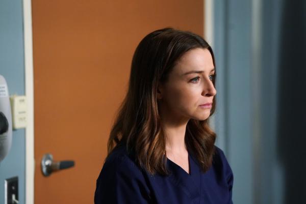 Bild 1 von 16: Während Amelia (Caterina Scorsone) versucht, ihren Krebs geheim zu halten, taucht eine Person aus Merediths Vergangenheit als Patient im Krankenhaus auf ...
