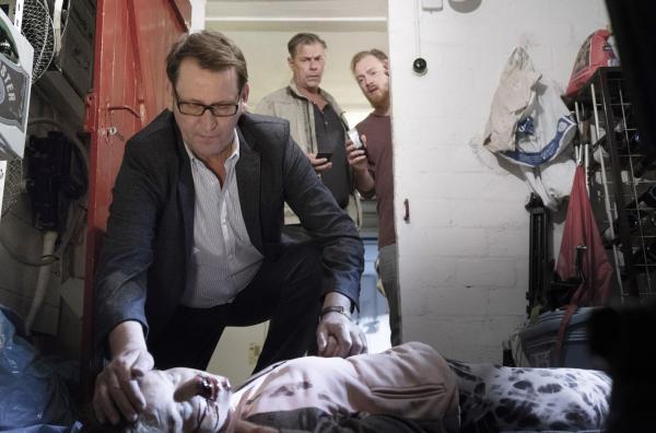 Bild 1 von 6: (v.l.n.r.) Lars Englen (Ingo Naujoks); Hendrik Berger (Tino Mewes); Finn Kiesewetter (Sven Martinek); Celine Berger (Odine Johne)