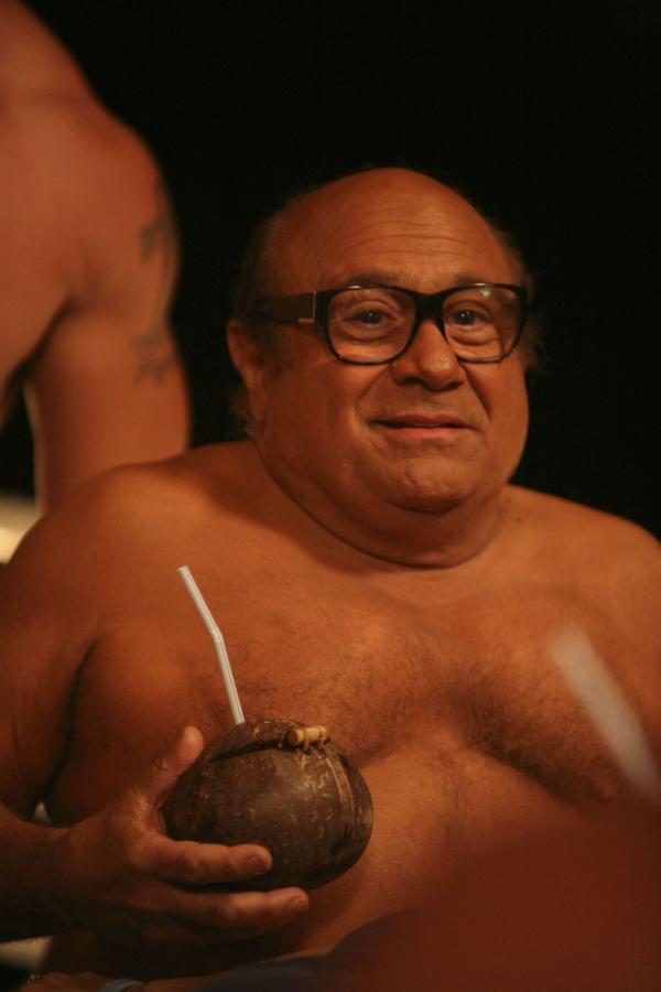 Bild 1 von 8: Frank Reynolds (Danny DeVito)