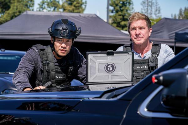 Bild 1 von 6: Im Bild (v.li.): David Lim (Victor Tan), Kenny Johnson (Dominique Luca).