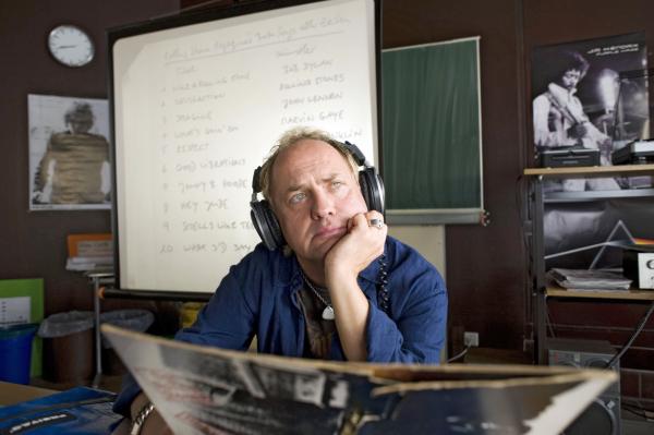 Bild 1 von 18: Carlo Brückner (Uwe Ochsenknecht) ist Musiklehrer an einer Schule in Berlin. Rock'n' Roll ist sein Leben und \