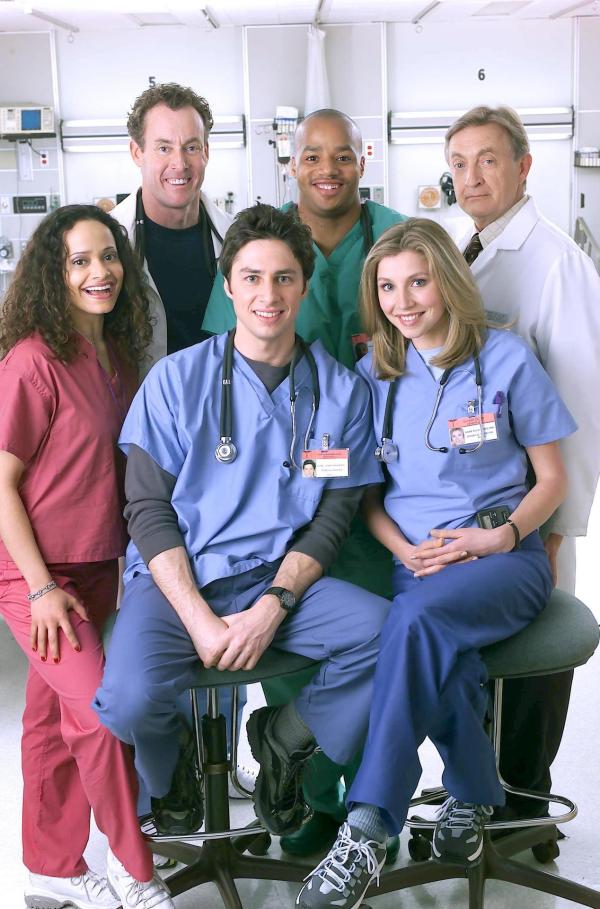 Bild 1 von 37: Im Bild (v.li.): Judy Reyes (Carla Espinosa), John C. McGinley (Dr. Perry Cox), Donald Faison (Chris Turk), Ken Jenkins (Dr. Bob Kelso), Sarah Chalke (Elliot Reid), Zach Braff (John 'J.D.' Dorian).