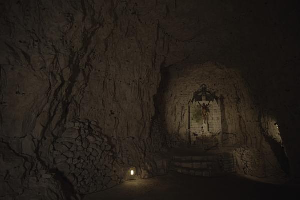 Bild 1 von 6: Die unterirdische Stadt von Naours ist eine der faszinierendsten Untergrund-Anlagen Nordeuropas. Der Komplex liegt bis zu 30 Meter tief und ist 2 Kilometer lang. Er umfasst 28 Gänge mit 300 Räumen.