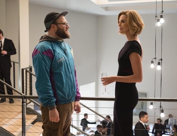 Bild 1 von 7: Fred Flarsky (Seth Rogen, l.); Charlotte Field (Charlize Theron, r.)