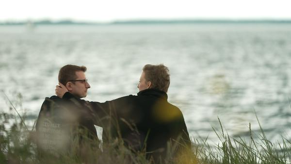 Bild 1 von 12: Sarah und ihr Partner Dennis wollten in den nächsten Jahren Eltern werden - bis Sarah die Krebsdiagnose bekommen hat und alle Pläne nichtig werden.
