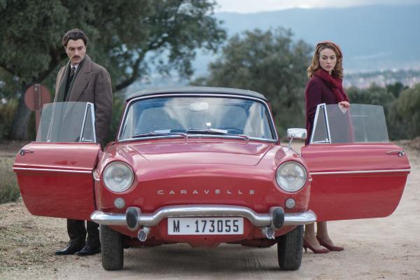 Bild 1 von 7: Mateo Ruiz (Javier Rey, l.); Clara Montesinos (Marta Hazas, r.)