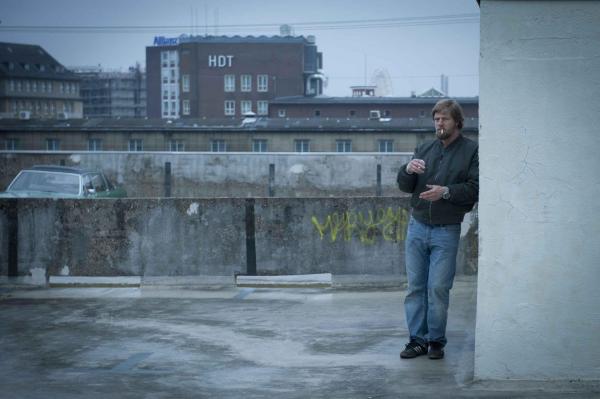 Bild 1 von 28: (5. Staffel) - Lonely Wulf auf der Pirsch: Mick (Henning Baum) ...