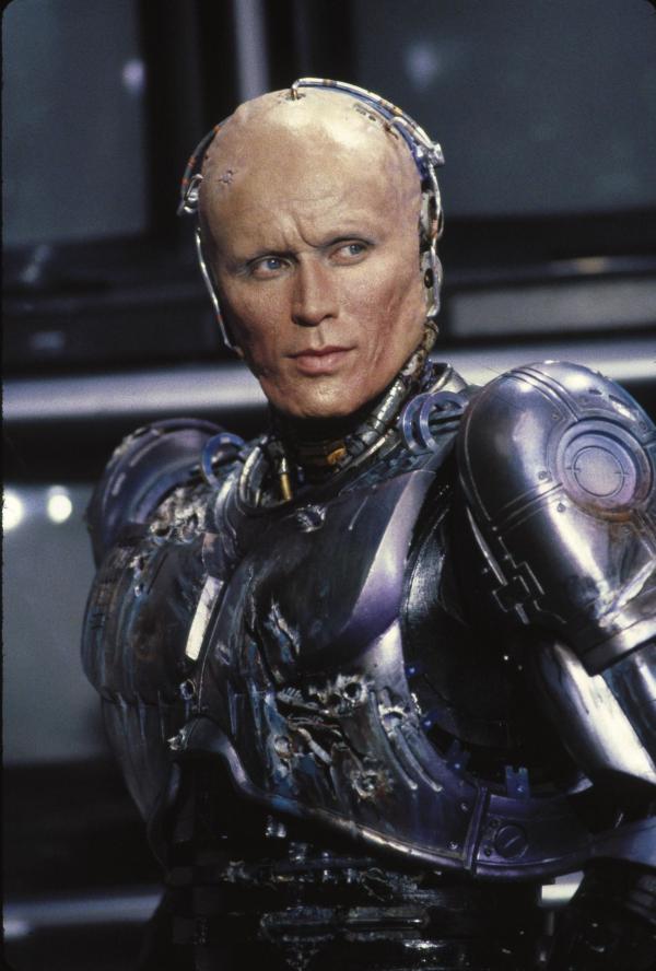 Bild 1 von 8: RoboCop (Peter Weller)