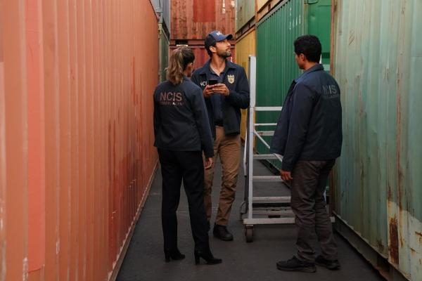 Bild 1 von 15: (v.l.n.r.) Jane Tennant (Vanessa Lachey); Jesse Boone (Noah Mills); Kai Holman (Alex Tarrant)