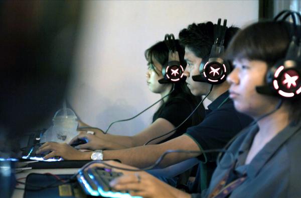 Bild 1 von 3: Auf den Philippinen befinden sich die digitalen ?Sweatshops? der Tech- und KI-Unternehmen aus den USA: ohne Arbeitsverträge, Mindestlohn oder Absicherungen jeglicher Art.