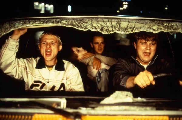 Bild 1 von 3: Für Ricco (Florian Lukas, l.), Telsa (Julia Hummer, 2.v.l.), Floyd (Frank Giering, 2.v.r.) und Walter (Antoine Monot, r.) endet die Nacht in Panik, Schrecken und Chaos - die Realität holt sie schneller ein, als ihnen lieb ist.