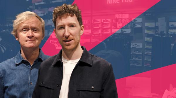 Bild 1 von 1: Pierre M. Krause und Louis Klamroth - ein Traumpaar der deutschen Talkshow-Landschaft? In dieser besonderen Ausgabe treffen die beiden Wortgewaltigen aufeinander. Beim großen Kurzstrecken-Faktencheck wird es garantiert nicht langweilig. Zwischen scharfem Witz und tiefgründigen Diskussionen ist für jeden etwas dabei. Freuen Sie sich auf ein spannendes Duell der Meinungen und ein Wiedersehen mit zwei der beliebtesten TV-Gesichter.
