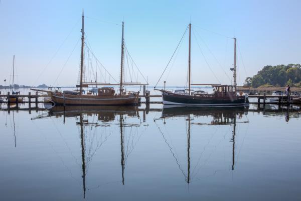 Bild 1 von 8: Der Hafen der Insel Poel. Stille Buchten und weite Wasserflächen. Das ist die Ostseeküste zwischen Wismar und Usedom.