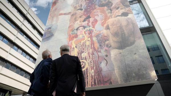 Bild 1 von 9: Im Bild: Mit Hilfe von KI rekonstruiertes Klimt- Gemälde \