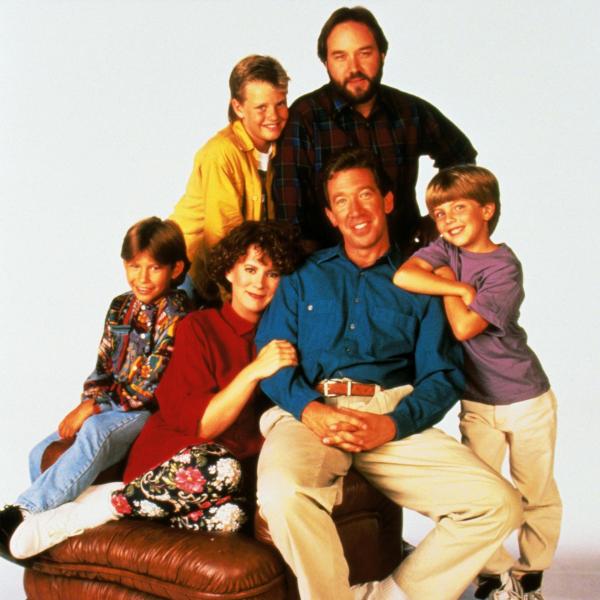 Bild 1 von 1: In den Hauptrollen: u.v.li.: Randy (Jonathan Taylor Thomas), Jill (Patricia Richardson), Tim (Tim Allen), Mark (Taran Smith), v.o.li.: Brad (Zachery Ty Bryan), Al (Richard Karn)