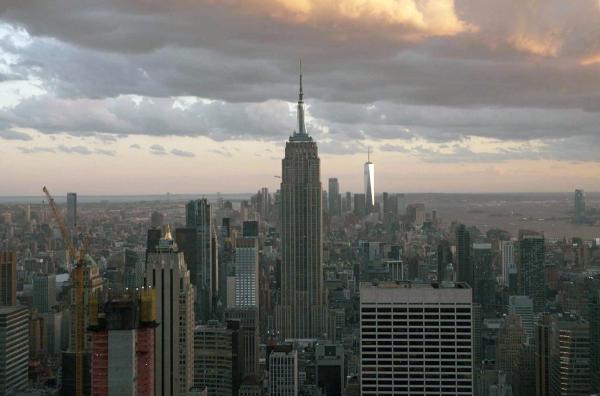 Bild 1 von 3: William Klein war von New York gleichermaßen abgestoßen und fasziniert: In seinen Fotografien zeigt er New York nicht als Sinnbild des aufstrebenden Amerikas, sondern als schmutzige und chaotische Metropole.