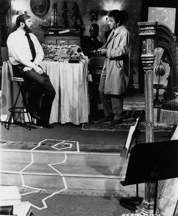 Bild 1 von 6: Im Bild (v.li.): Theodore Bikel (Oliver), Peter Falk (Insp. Columbo).