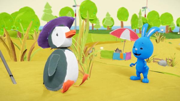 Bild 1 von 1: Kikaninchen und der Pinguin brauchen dringend eine Abkühlung.