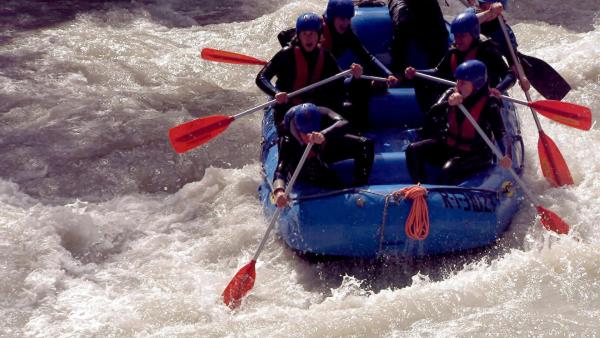 Bild 1 von 21: Im Bild: Rafting bei Haiming.