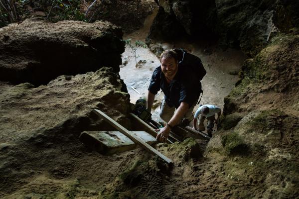 Bild 1 von 8: Josh Gates