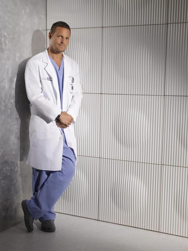 Bild 1 von 42: (6. Staffel) - Wird auf eine harte Probe gestellt: Dr. Alex Karev (Justin Chambers) ...
