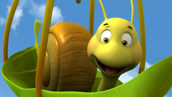 Bild 1 von 8: Die Schnecke Rufus fliegt hoch am Himmel.