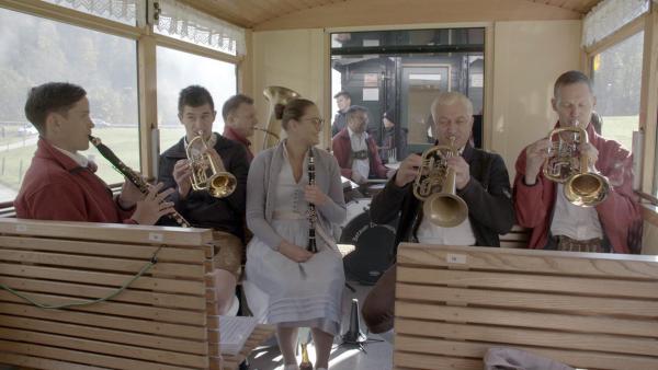 Bild 1 von 10: Im Bild: Musikkapelle Bezau im Bähnle.