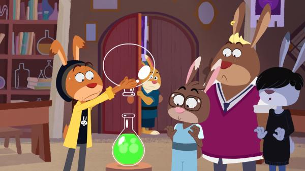 Bild 1 von 3: Hansi, Chester, Kela und Anthea sind besorgt. Bekommt Max den Elefanten-Hirn-Trank hin?© SWR/2026 Akkord Film/SWR/KiKA/NDR/HR/SERU Animarion/2 Minutes SAS/FormArt Dakor Bt. - Honorarfreie Verwendung gemäß der AGB im engen inhaltlichen, redaktionellen Zusammenhang mit genannter Sendung bei Nennung \