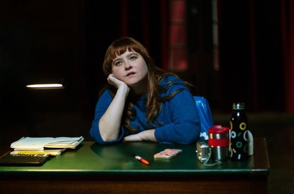 Bild 1 von 4: Louise (Liv Henneguier)