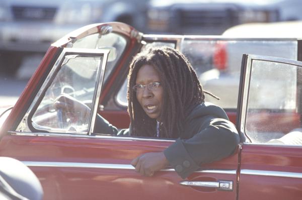 Bild 1 von 3: Die TV-Produzentin Lucy (Whoopi Goldberg) erlebt einige Überraschungen.