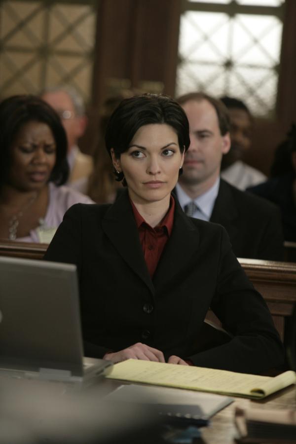 Bild 1 von 2: Alana De La Garza as Connie Rubriosa -- NBC