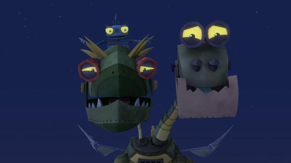 Bild 1 von 7: Die Feuerzangenbrüder sind sauer, weil ihre Lieblingssendung durch den Stromausfall ausfällt.