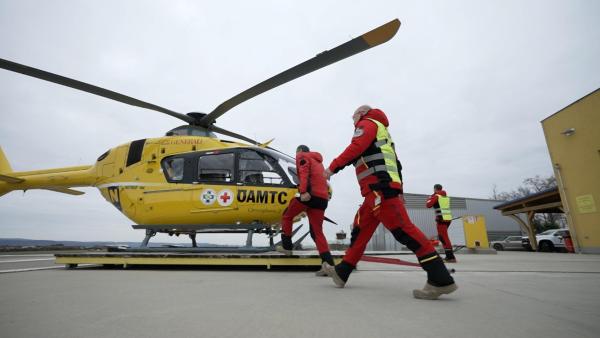 Bild 1 von 6: Im Bild: Notruf Niederösterreich - Hubschraubereinsatz.