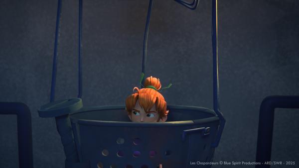 Bild 1 von 3: Arrietty ist im Tee-Ei unterwegs, das den Borgern als Fahrstuhl dient.