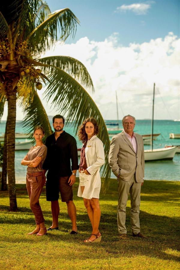 Bild 1 von 16: Im Bild: Inez Bjørg David (Jenny), Tobias Licht (Daniel), Anja Knauer (Filipa Wagner), Friedrich von Thun (Dr. Mantler).