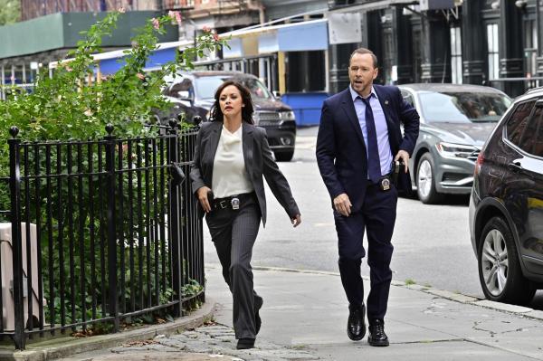 Bild 1 von 9: Maria Baez (Marisa Ramirez, l.); Danny Reagan (Donnie Wahlberg, r.)