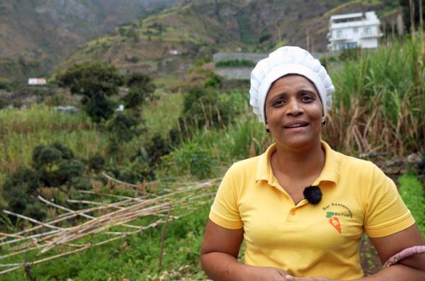 Bild 1 von 2: Die Köchin Joselma Delgado ist Spezialistin für Feijoada, den gastronomischen Schatz der Kapverden.