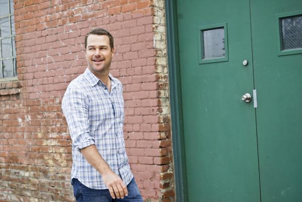 Bild 1 von 16: Gemeinsam mit seinen Kollegen muss Callen (Chris O'Donnell) einen neuen Fall lösen ...