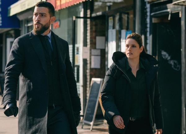 Bild 1 von 8: Special Agent Omar Adom 'OA' Zidan (Zeeko Zaki, l.); Special Agent Maggie Bell (Missy Peregrym, r.)