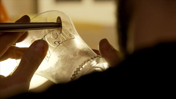 Bild 1 von 18: Im Bild: Glasveredelung bei der Firma Lobmeyr.