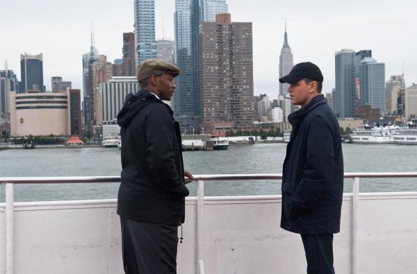 Bild 1 von 11: Harry Mitchell (Anthony Mackie, l.) hat den Auftrag, das Leben von David Norris (Matt Damon, r.) so zu leiten, dass der sogenannte \