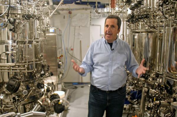 Bild 1 von 3: Yaakov Nahmias von Future Meat in Israel glaubt, dass wir echtes Fleisch auch ohne Tiere herstellen können.