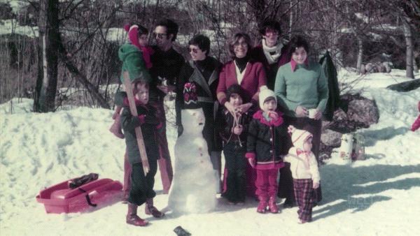 Bild 1 von 5: Im Bild: Filmemacher Dan Shadur ist selbst Sohn einer israelischen Familie, die vor der islamischen Revolution im Iran lebte. Mit privaten Familienfotos und Filmaufnahmen zeigt er ihr Leben im Teheran der 1970er-Jahre.