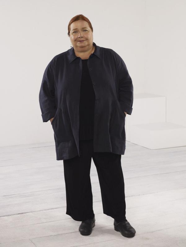 Bild 1 von 5: (6. Staffel) - Berta (Conchata Ferrell) ist Charlies Haushälterin. Sie zeichnet sich durch ihr korpulentes Aussehen, ihren sarkastischen Humor und ihr lockeres Mundwerk aus ...