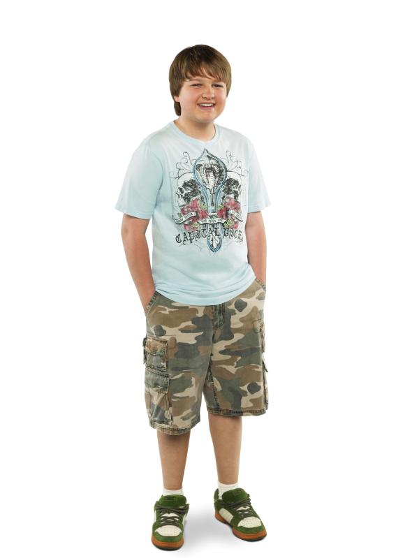 Bild 1 von 10: (7. Staffel) - Hat es mit seinem Vater Alan und seinem Onkel Charlie nicht immer leicht: Jake (August T. Jones) ...