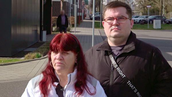 Bild 1 von 3: Petra und Pascal sind zuversichtlich, dass sie bald neue Vier-Wände anmieten können und wollen heute ihre Chancen erfragen.