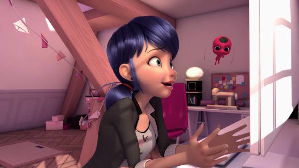 Bild 1 von 8: Als Marinettes Lieblingssängerin, Clara Nightingale, in Paris ein Musikvideo mit Ladybug und Cat Noir drehen will, kommen viele zum Vortanzen. Doch Adrien und Marinette werden als Hauptdarsteller gecastet, wodurch sie befürchten müssen, dass ihre wahre Identität preisgegeben wird. Chloe verletzt Clara Nightingales Gefühle und Hawk Moth nutzt die Situation, um sie in Frightningale zu verwandeln.